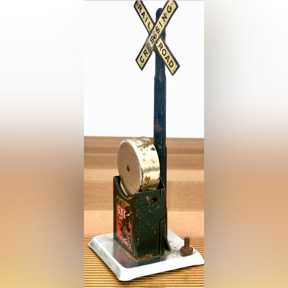 Post-War Tin Litho MARX O Scale RAILROAD CROSSING Gate Stop Sign Ringing Bell - Picture 4 of 4